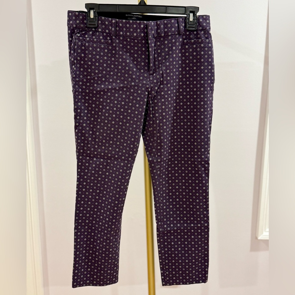 BANANA REPUBLIC • Dark Purple Floral Pants